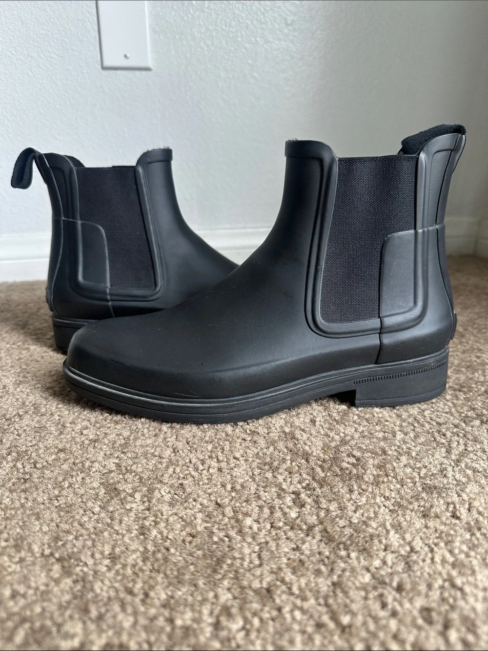Hunter Men’s Black Refined Chelsea Rain Boots Unisex Men’s SZ 7/Women’s SZ 8.5